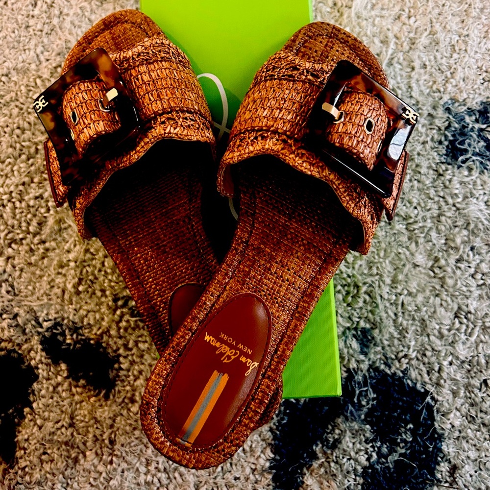 Sam Edelman bambi sandals brown with one buckle.